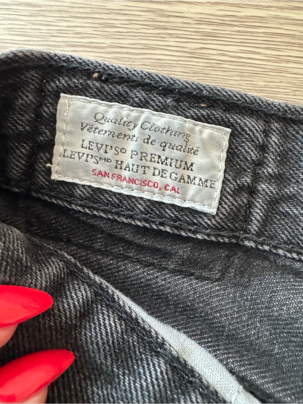 Levi's Premium Black Ribcage Wide Leg High Waist Denim Jeans - Picture 9 of 9